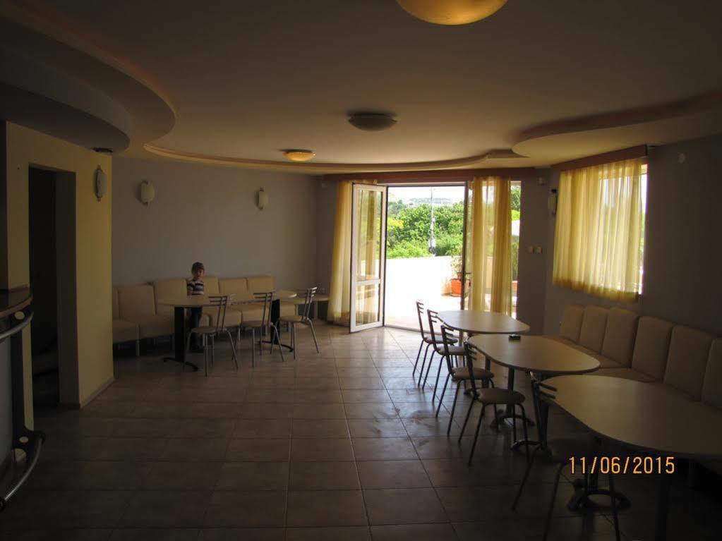 Paris Hotel Balchik Ngoại thất bức ảnh